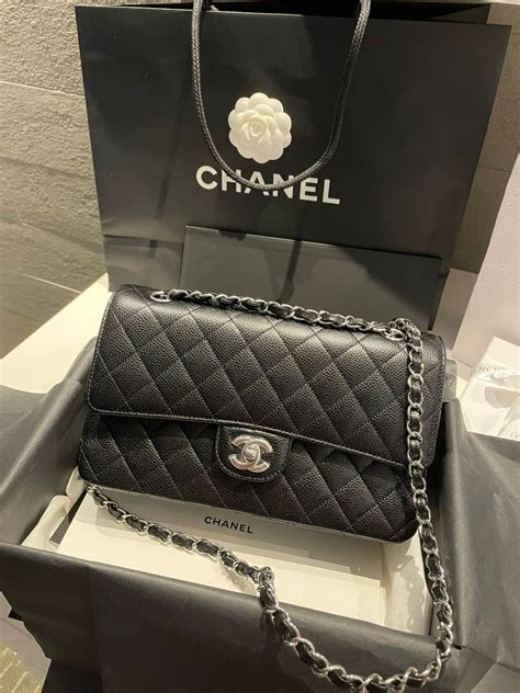 BNIB Chanel Classic Handbag (Medium) A01112Y01864C3906.